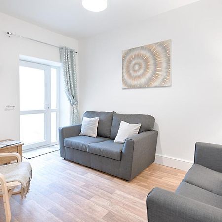Large Green Garden, 4 Bedrooms, Sleeps 8 Swansea Eksteriør bilde