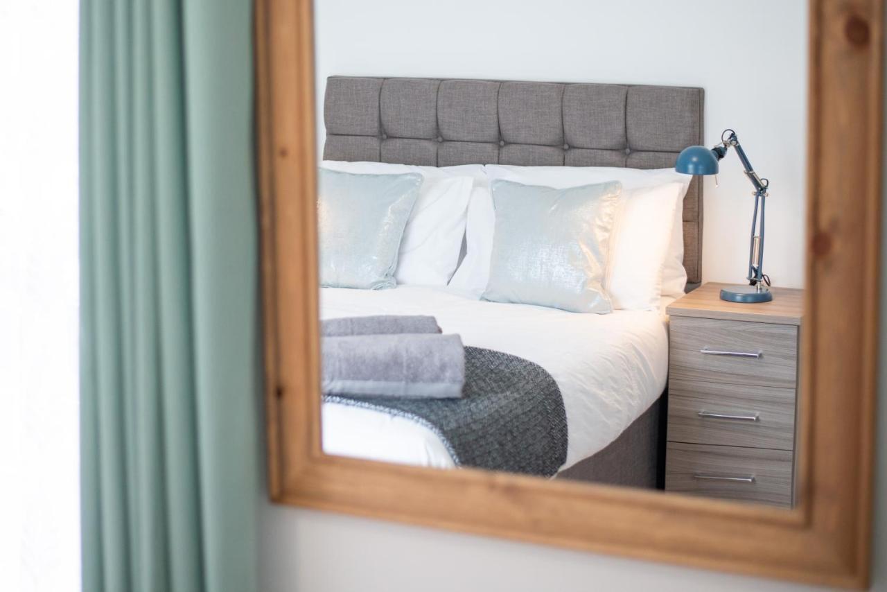 Large Green Garden, 4 Bedrooms, Sleeps 8 Swansea Eksteriør bilde