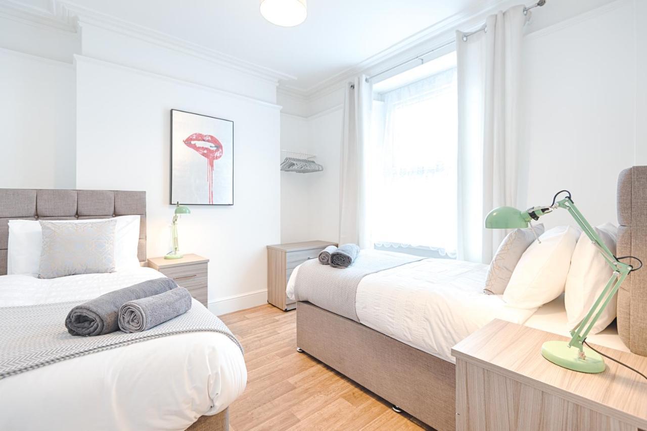Large Green Garden, 4 Bedrooms, Sleeps 8 Swansea Eksteriør bilde