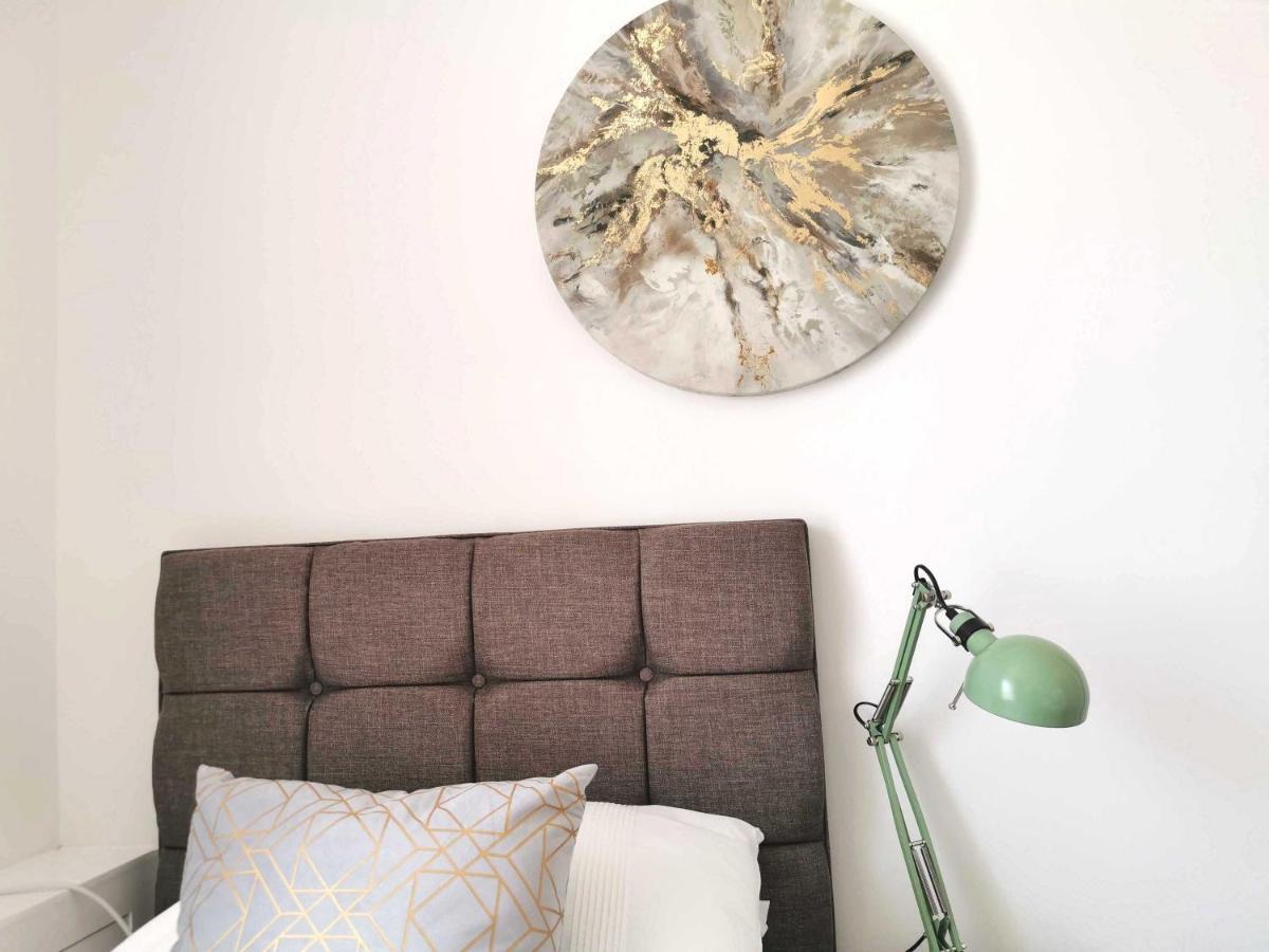 Large Green Garden, 4 Bedrooms, Sleeps 8 Swansea Eksteriør bilde