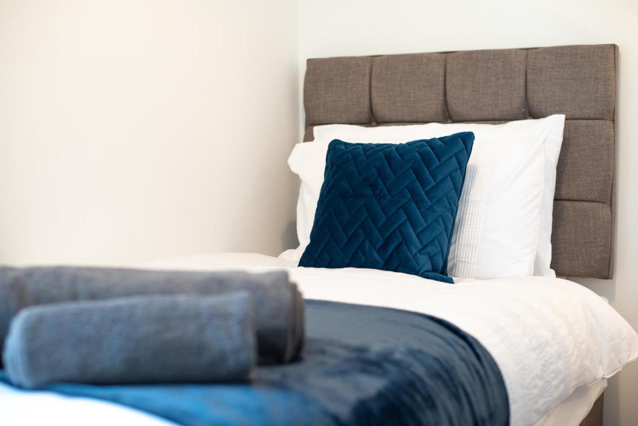 Large Green Garden, 4 Bedrooms, Sleeps 8 Swansea Eksteriør bilde